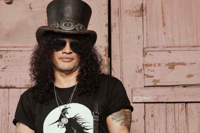 Slash comunica morte de enteada e cancela shows -  (crédito: TMJBrazil)