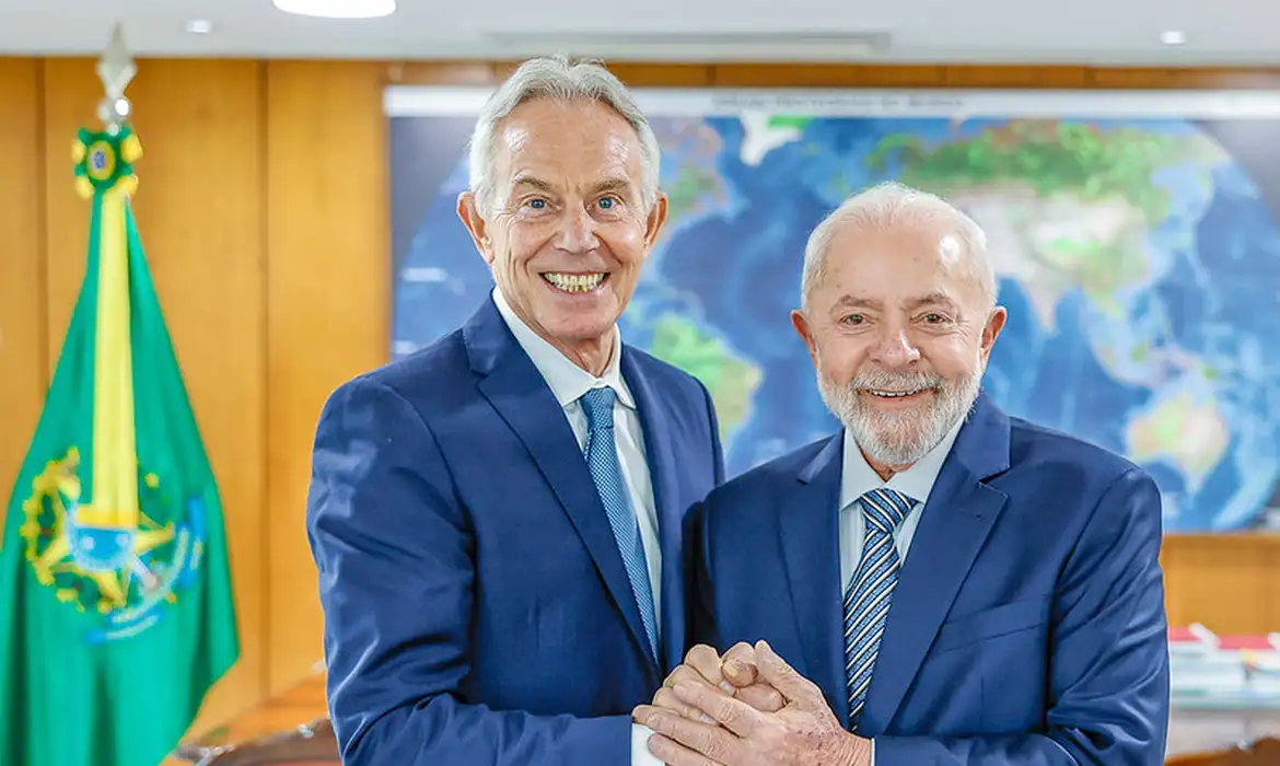 Lula e Tony Blair conversam sobre G20 e combate a extremismo  -  (crédito: EBC)