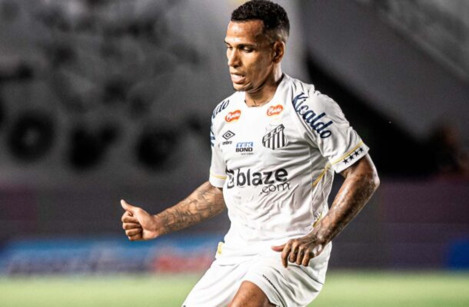 Destaque na goleada, Otero exalta a força do Santos na Vila Belmiro