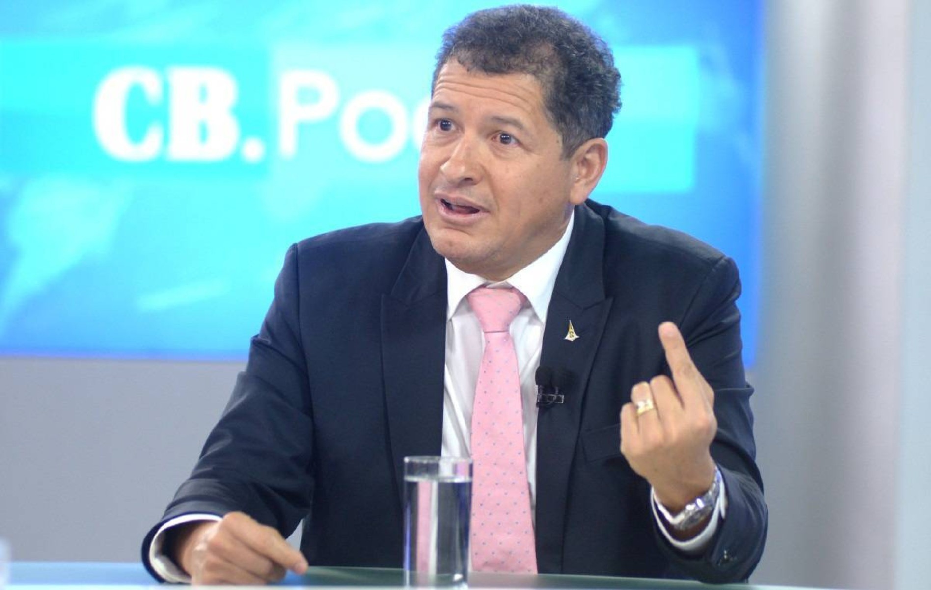 Sandro Avelar critica hostilidade contra policiais: 