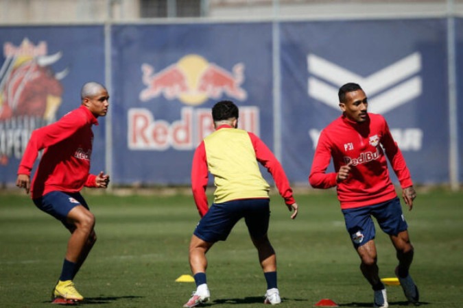 pes se enfrentam pelo jogo de volta dos playoffs da Sul-Americana. Quem vencer encara o Corinthians nas oitavas de final
 -  (crédito: Foto: Ari Ferreira/Red Bull Bragantino)