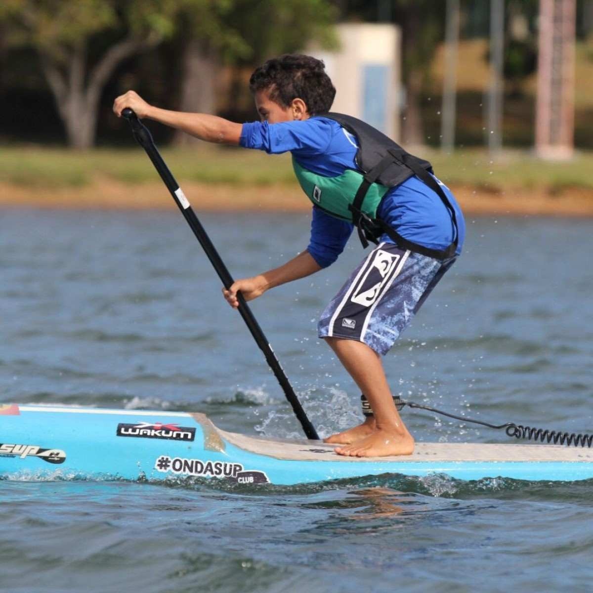 Projeto leva crianças e jovens que vivem em casas de acolhimento ao Lago Paranoá 