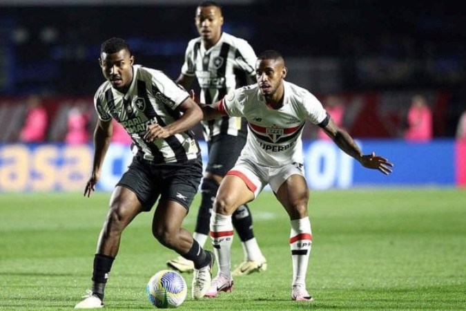 olor e Glorioso protagonizaram um duelo agitado, que terminou sem vencedor no MorumBIS -  (crédito: Foto: Vitor Silva/Botafogo)