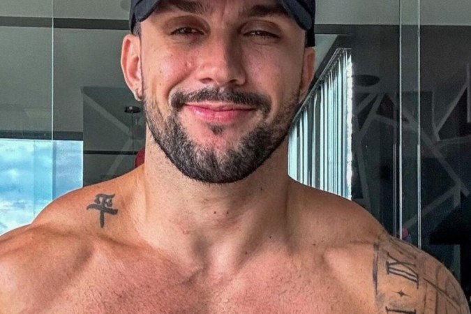 Ex-BBB Arthur Picoli mostra evolução do corpo com antes e depois  -  (crédito: Reprodução/ Instagram)