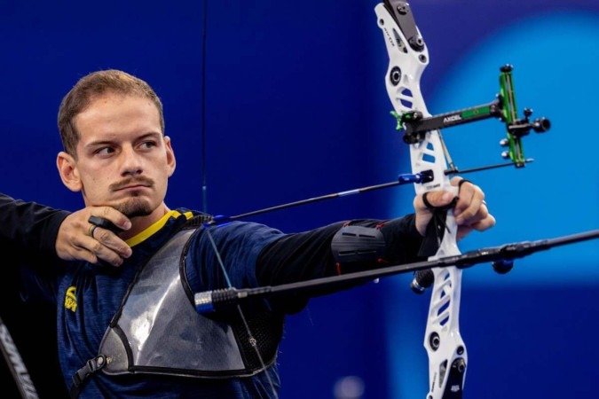  2024.07.23 - Jogos Ol..mpicos Paris 2024 - Tiro com Arco - O atleta Marcus Vin..cius D'Almeida em sess..o de treino para os Jogos Ol..mpicos de Paris 2024. 
    
