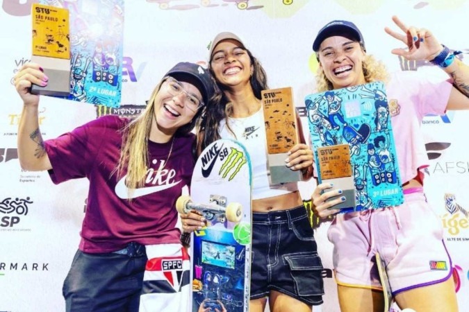 Pâmela Rosa, Rayssa Leal e Gabriela Mazetto, representantes do Brasil no skate street -  (crédito: Reprodução/Instagram @rayssalealsk8 )