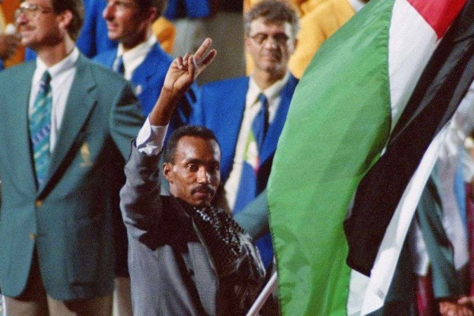 Delegação palestina entrando no Centennial Olympic Stadium, em Atlanta -  (crédito: Comitê Olímpico Internacional)