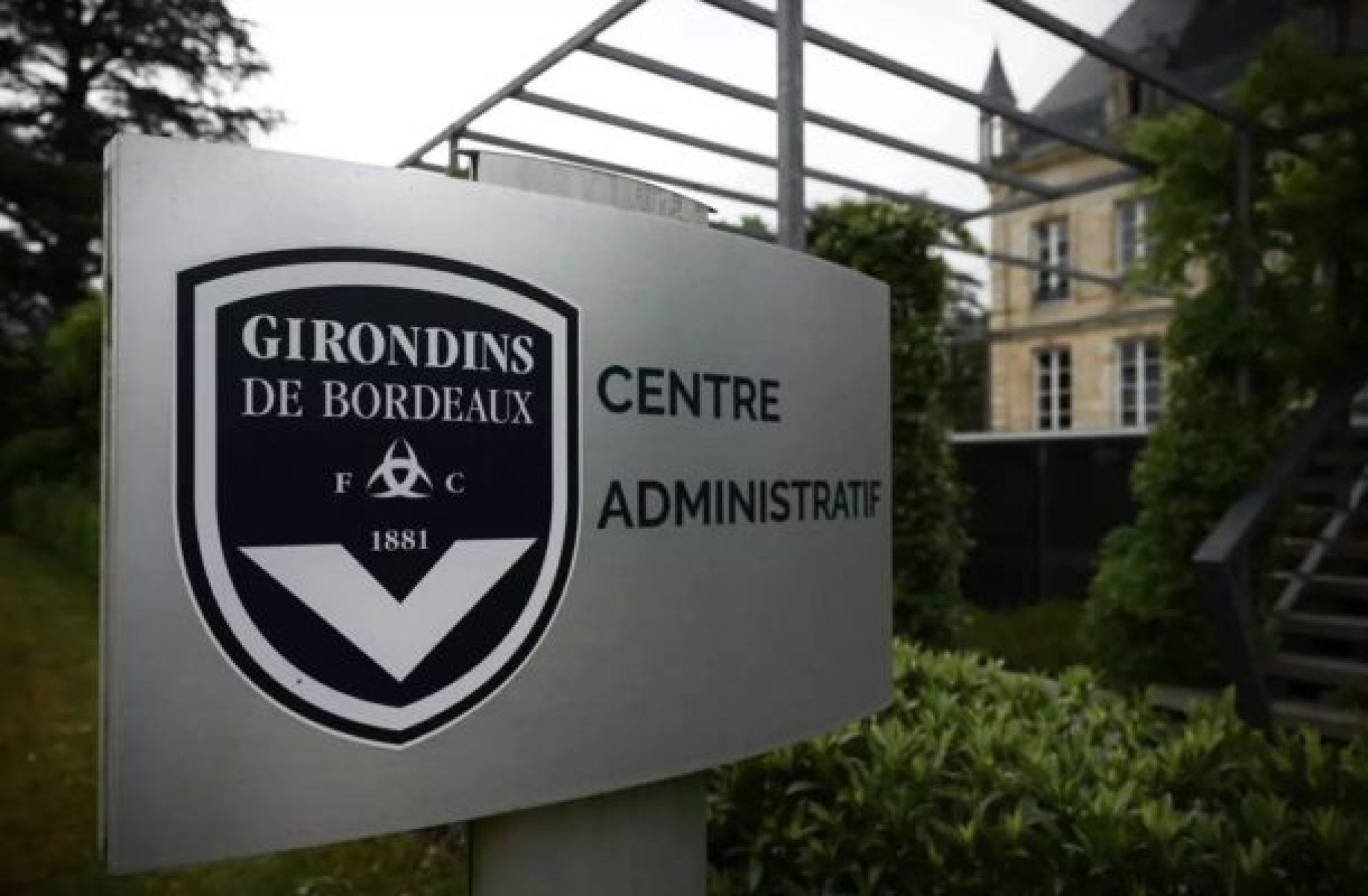 Bordeaux declara falência e jogadores ficam livres no mercado