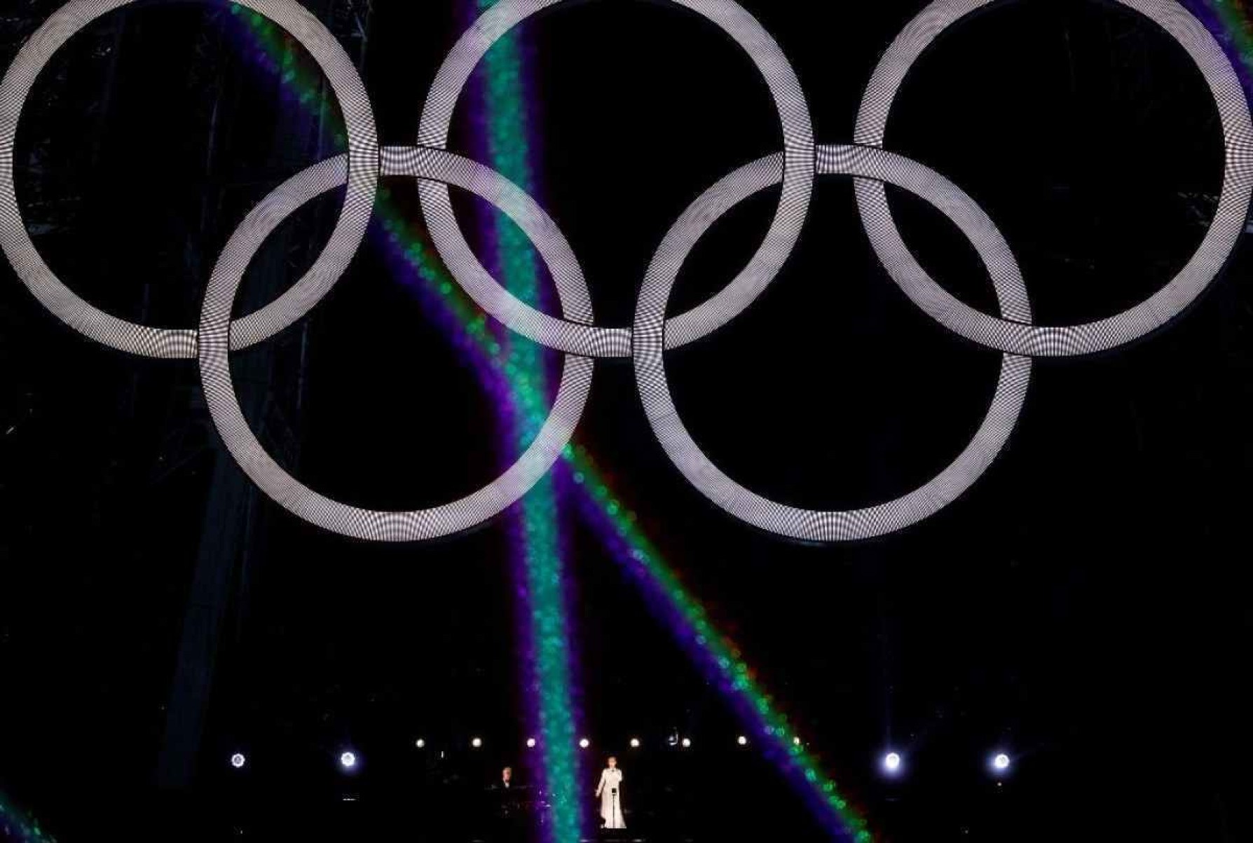 O mistério acabou! Céline Dion canta na abertura das Olimpíadas de Paris