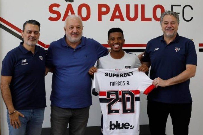 Marcos Antônio é apresentado no São Paulo - (crédito: Foto: Rubens Chiri / saopaulofc) Marcos Antônio é apresentado no São Paulo - (crédito: Foto: Rubens Chiri / saopaulofc)