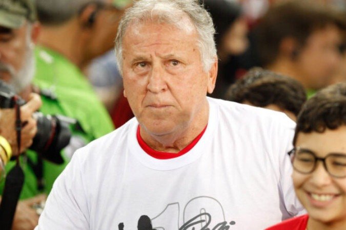 Zico tem seus pertences roubado em Paris -  (crédito: Foto: Thiego Mattos)