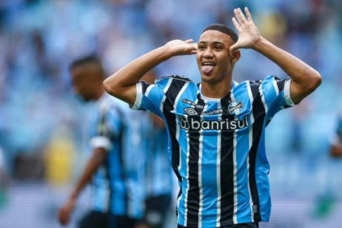 Gustavo Nunes na mira de clubes do futebol europeu  -  (crédito: Foto: Lucas Uebel/Grêmio)
