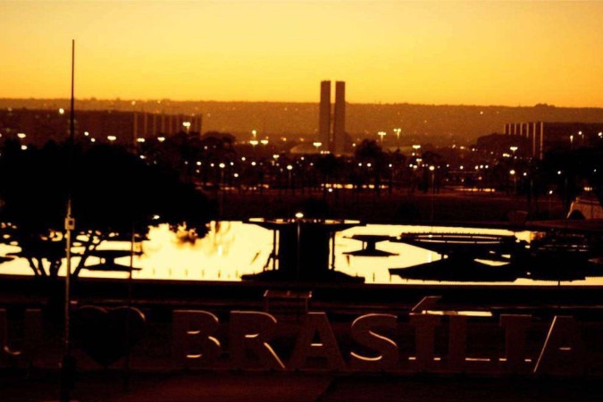 Bom dia, Brasília! Céu permanece ensolarado e tempo continua seco -  (crédito: Ed Alves/ CB Press)