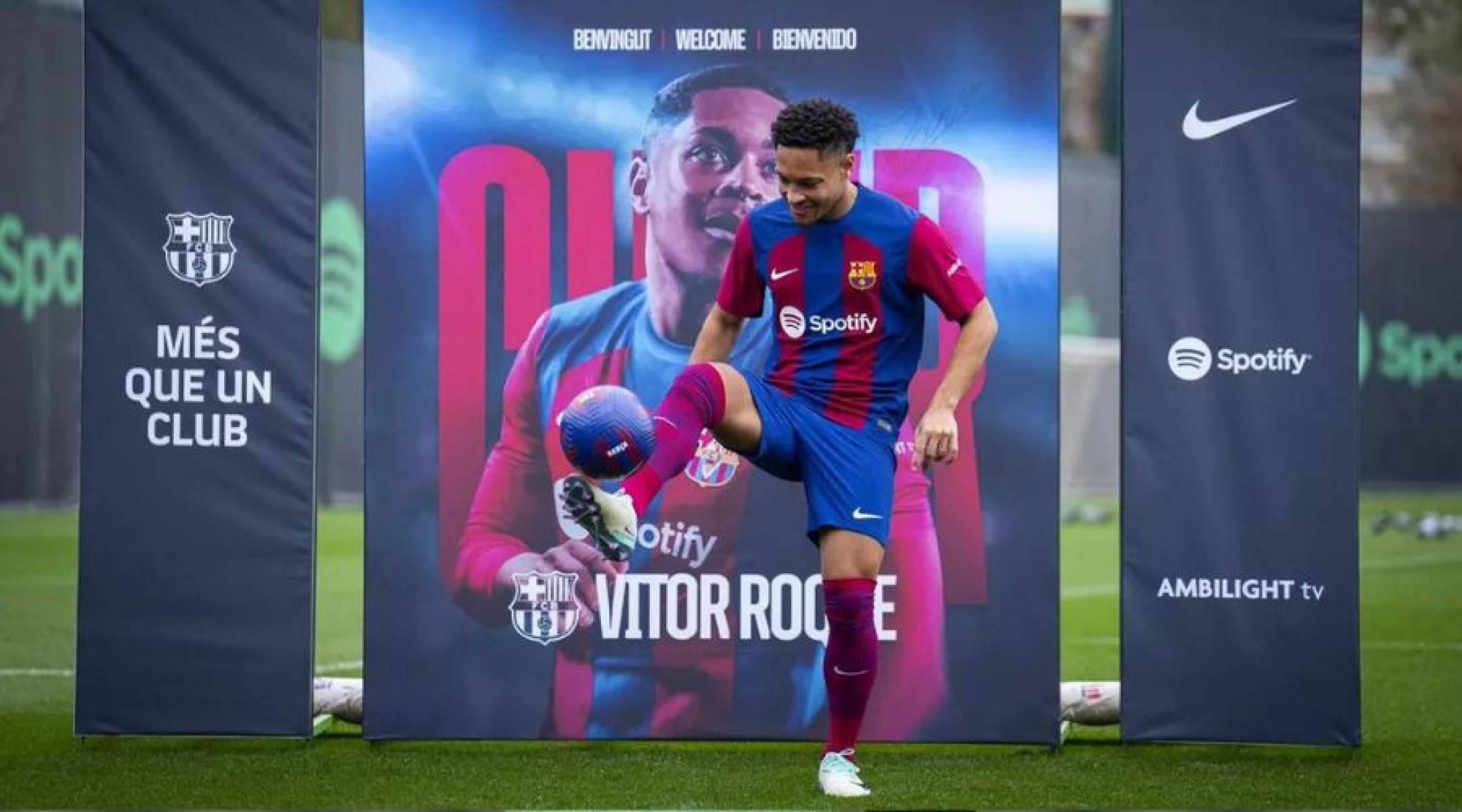 Equipe de Neymar deseja tirar Vitor Roque do Barcelona