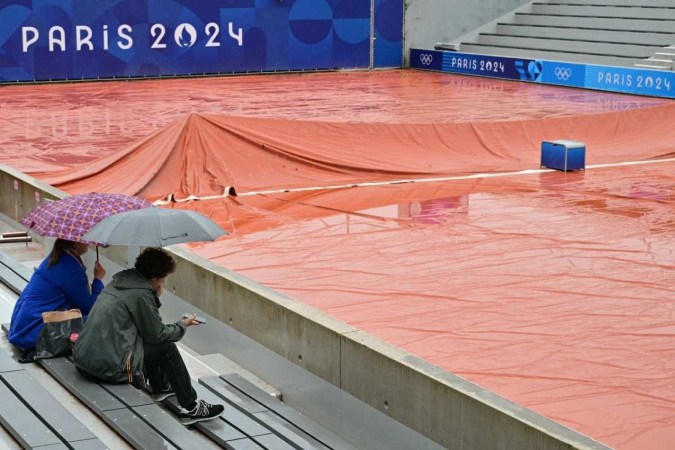 Chuva atrasa jogos no tênis olímpico de Roland Garros e afeta brasileiros