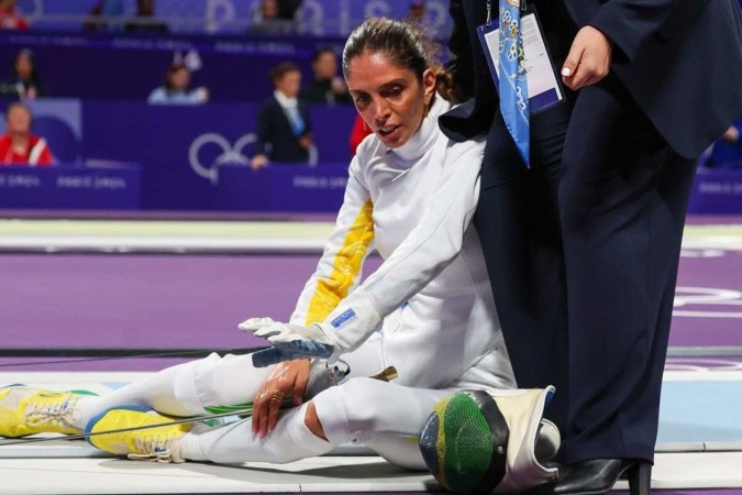 Nathalie Moellhausen, da esgrima, precisou ser atendida durante confronto nas Olimpíadas de Paris 2024 -  (crédito: Abelardo Mendes Jr./CB/ D.A Press)