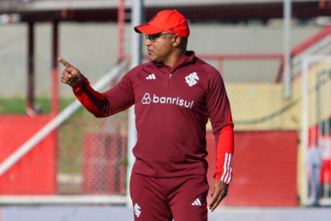 Roger Machado fez apenas o terceiro jogo pelo Inter: dois empates e uma derrota -  (crédito: Foto: Ricardo Duarte/Internacional)