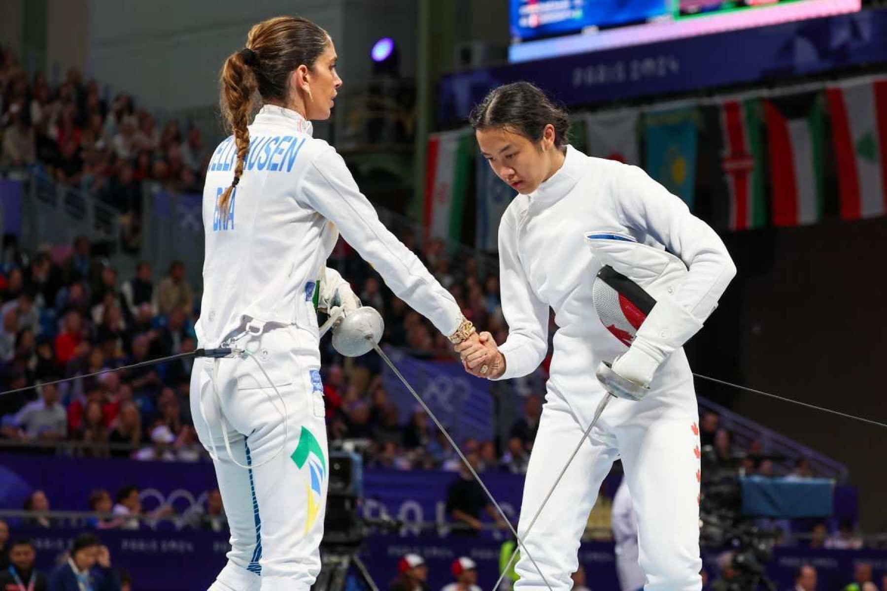 Nathalie Moellhausen, da esgrima, precisou ser atendida durante confronto nas Olimpíadas de Paris 2024