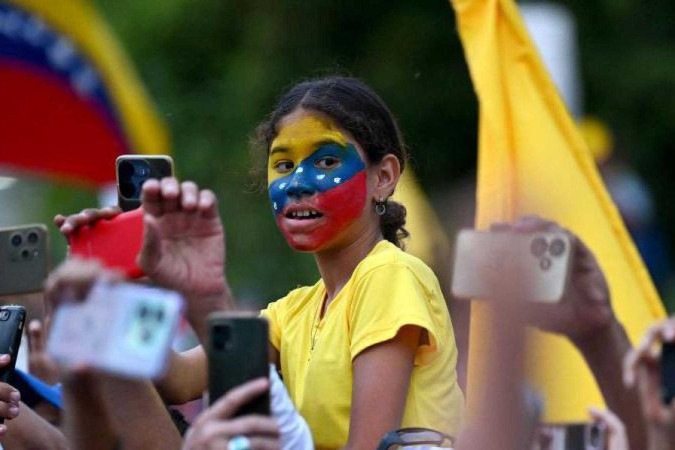 Edmundo González Urrutia teve que assumir a candidatura da oposição porque as autoridades venezuelanas não permitiram que María Corina Machado concorresse -  (crédito: Getty Images)