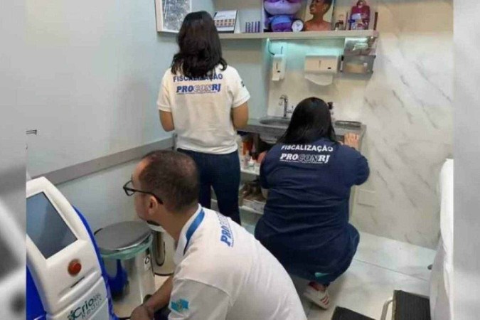 O Procon RJ encontrou diversas irregularidades como produtos vencidos, falta de documentação e equipamentos proibidos pela Anvisa em clínicas do Rio
 -  (crédito: Procon-RJ/Divulgação)