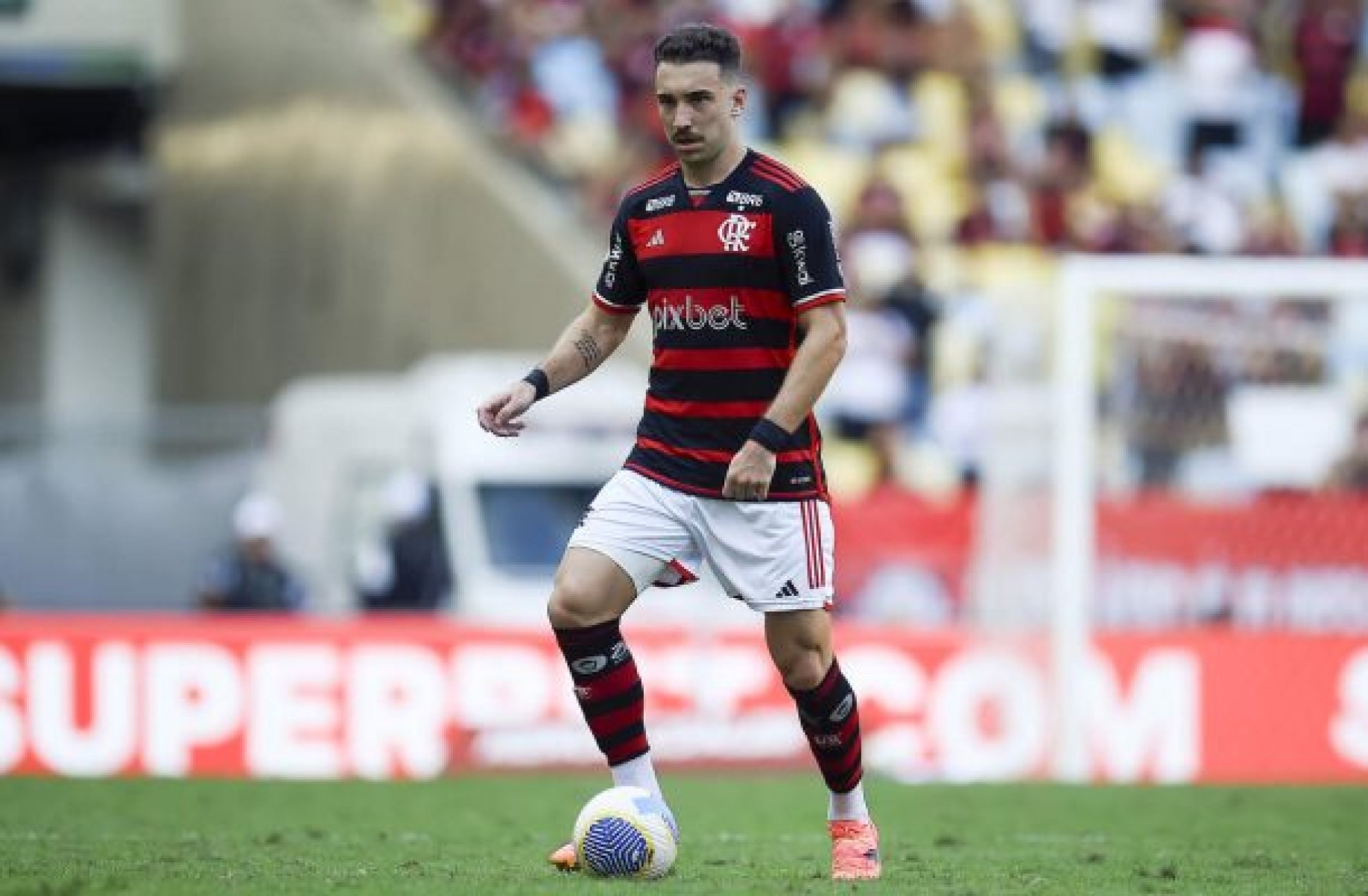 Titular na vitória do Flamengo, Léo Ortiz afirma preferência na zaga