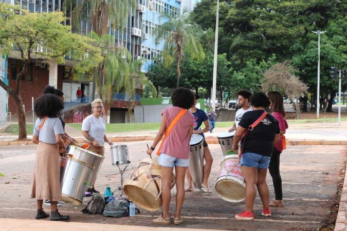 O projeto tem como objetivo fortalecer a cultura carnavalesca na região e terá três módulos de atividades -  (crédito: Julia de Agostini)