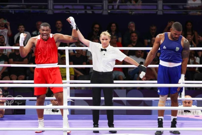 Abner (azul) é derrotado no boxe e cai nas oitavas de final  -  (crédito: Abelardo Mendes Jr / CB / DA Press)