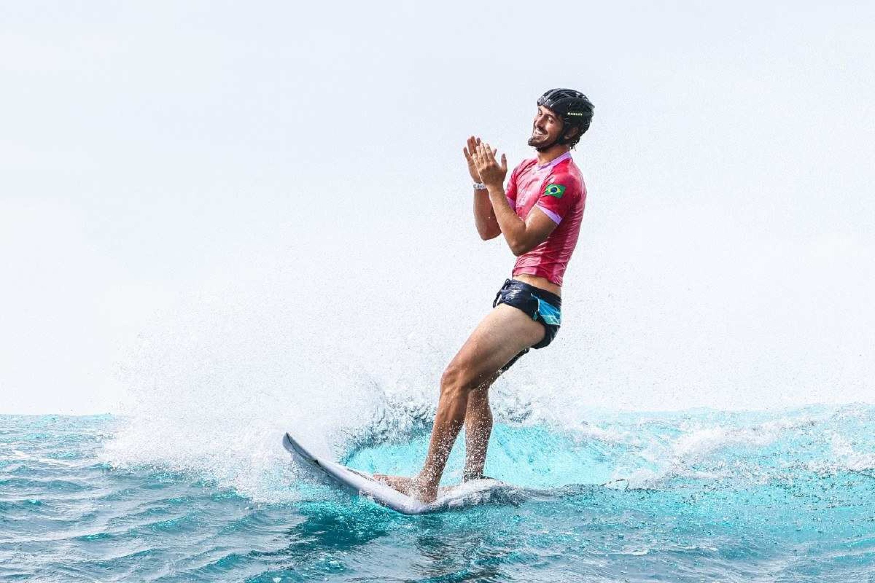 Jogos Olímpicos Paris 2024 - Tahiti - Surf  -  Na foto o atleta, João Chianca 