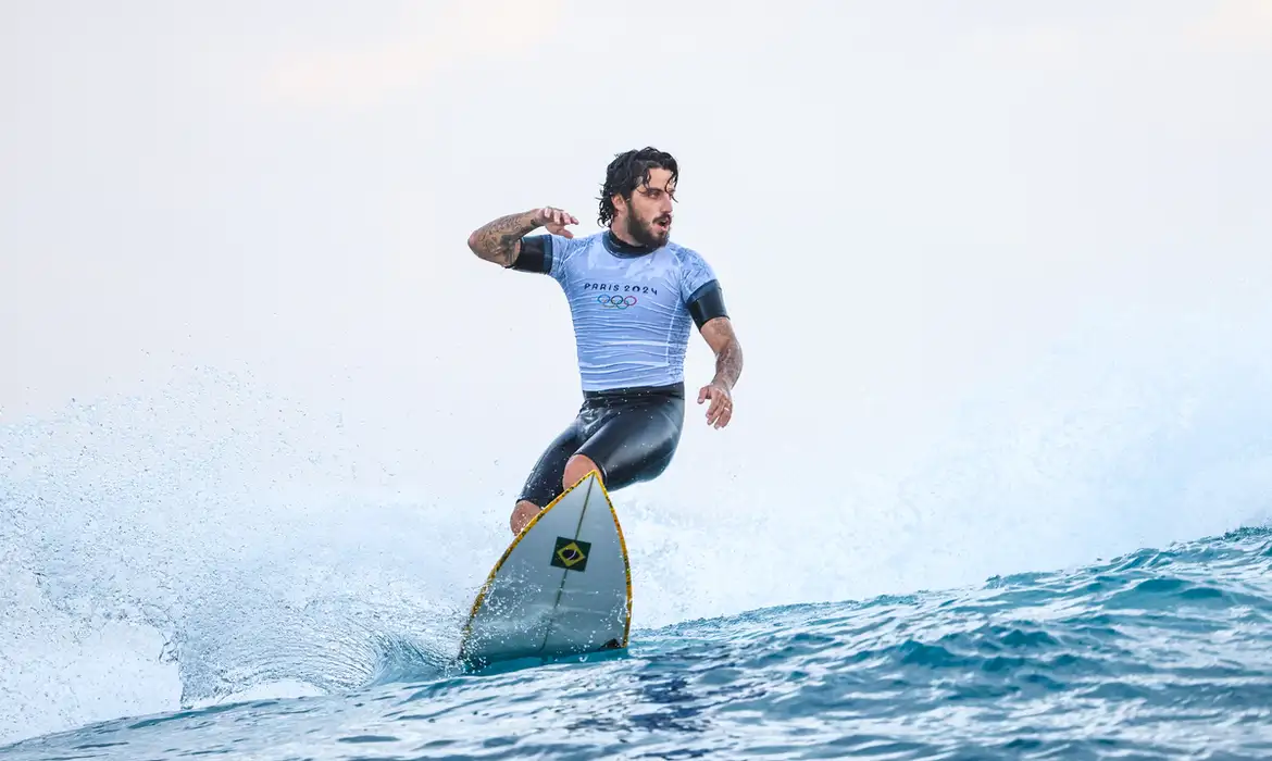 Filipinho avança e Brasil tem seis surfistas nas oitavas -  (crédito: EBC)