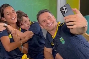 Filho de Murilo Rosa se emociona com Rayssa Leal e cai no choro