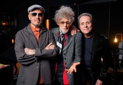 Titãs Microfonado é um disco de releituras acústicas com participação de convidados -  (crédito: Tony Santos)