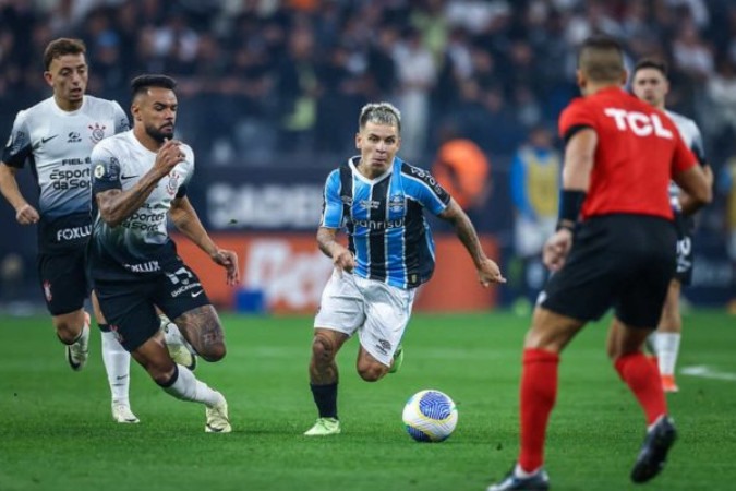 Soteldo em ação pelo Gremio na partida diante do Corinthians pelo Campeonato Brasileiro -  (crédito: Foto: Lucas Uebel/Grêmio FBPA)