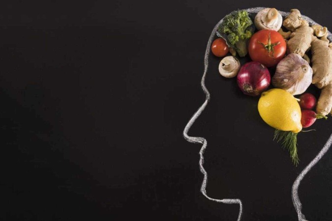 Uma dieta balanceada que inclui frutas, verduras, folhas, carnes magras e cereais é o caminho para uma saúde cerebral otimizada.
 -  (crédito: Freepik)