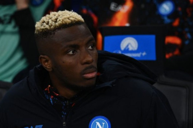 Victor Osimhen pode deixar o Napoli nesta janela de transferências -  (crédito: Foto: Isabella Bonotto/AFP via Getty Images)