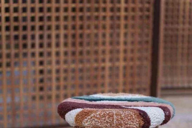 O tufting, segundo Bruna, também pode estar presente 
nas paredes, pisos cadeiras 
e diversos outros lugares