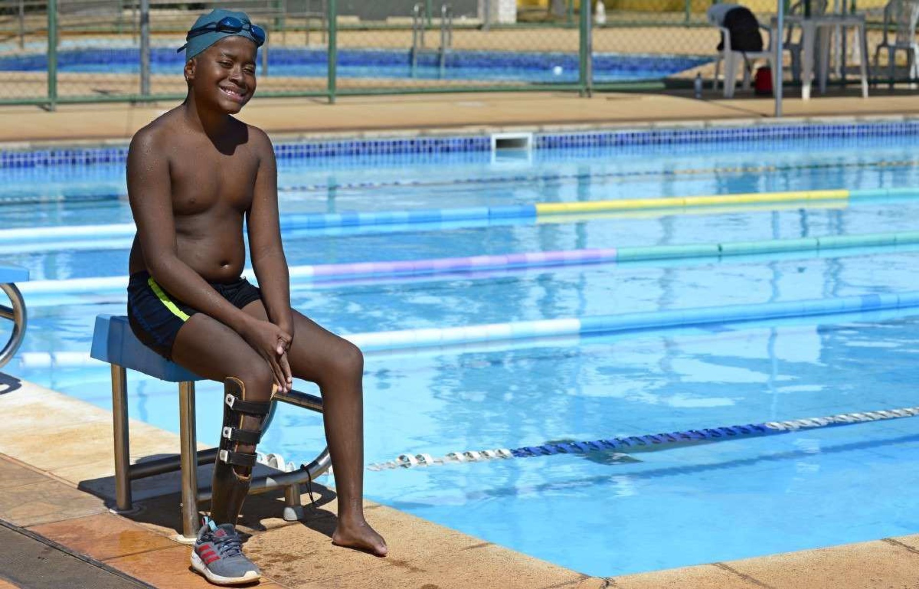 Adryan Eduardo do Santos, 12 anos, é uma das promessas da natação brasiliense. Em novembro, irá a São Paulo, para a etapa nacional das Paralimpíadas Escolares