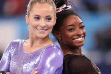 Simone Biles alfineta ginasta que chamou sua equipe de 