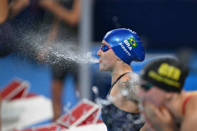 Bia Zanotti foi a primeira brasileira da natação a garantir vaga na final dos 1500m livres, a prova mais longa da modalidade       -  (crédito:  AFP)