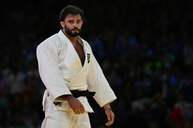 Rafael Macedo foi desclassificado durante disputa pelo bronze no judô em Paris 2024       -  (crédito: Luis ROBAYO / AFP)