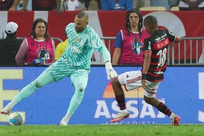 Weverton em partida contra o Flamengo  -  (crédito: Foto: Cesar Greco/Palmeiras)