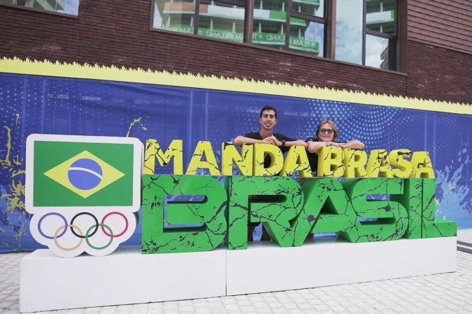 Atleta de marcha atlética Caio Bonfim ao lado da treinadora e mãe Gianetti Bonfim. Principal atleta da modalidade brasileira, Caio competirá nos Jogos pela quarta vez -  (crédito:  Marina Ziehe/COB)