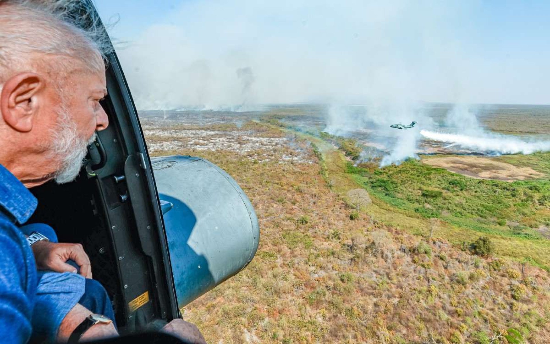 No Mato Grosso do Sul, Lula sobrevoa áreas de queimada no Pantanal