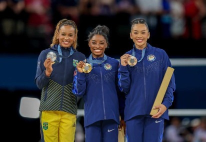 No pódio, Rebeca e as norte-americanas Simone Biles e Sunisa Lee -  (crédito: Abelardo Mendes Jr./CB/D.A.Press)