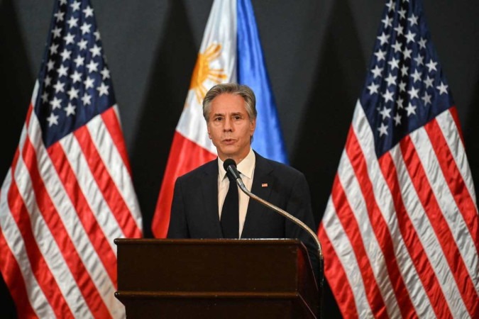  US Secretary of State Anthony Blinken speaks during a joint press conference with his Philippine counterpart at the conclusion of their 2+2 meeting at Camp Aguinaldo in Manila on July 30, 2024. US foreign and defence ministers met their Philippine counterparts in Manila on July 30, with Beijing's growing assertiveness in the South China Sea likely to dominate talks. (Photo by Ted ALJIBE / AFP)
       -  (crédito:  AFP)