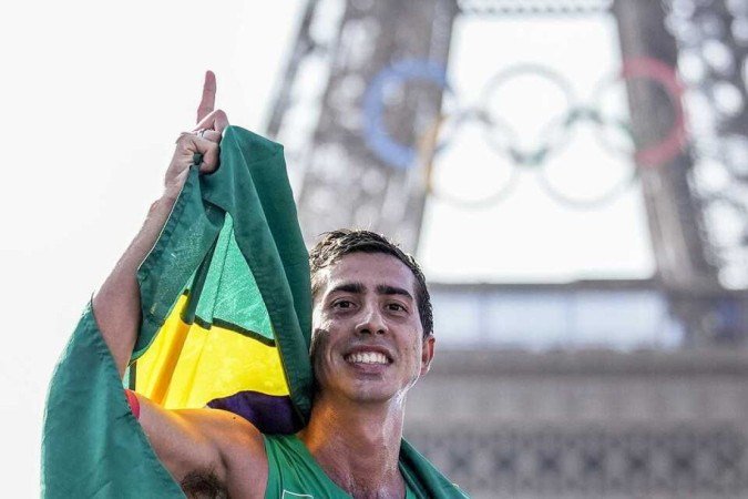  2024.08.01 - Jogos Ol&iacute;mpicos Paris 2024 - Marcha atl&eacute;tica 20km masculino - Caio Bonfim medalhista de prata.- Foto Alexandre Loureiro/COB. 
    