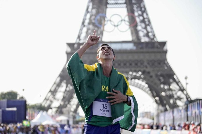 Caio Bonfim pode vencer segunda medalha olímpica em parceria com Viviane Lyra no revezamento da marcha atlética mista -  (crédito:  Alexandre Loureiro/COB)