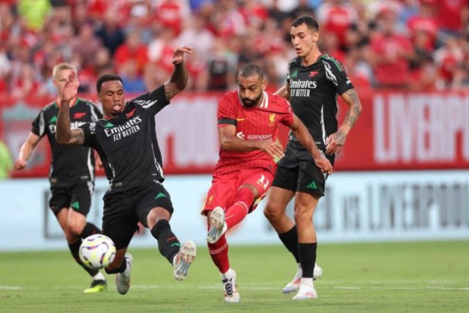 Salah em ação pelo Liverpool contra o Arsenal em amistoso  -  (crédito: - Foto: Charly Triballeau/AFP via Getty Images)