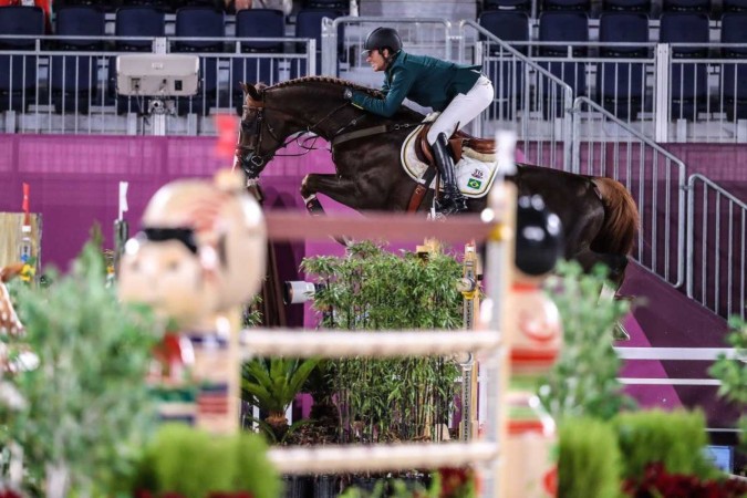 Pedro Vennis foi o primeiro brasileiro a ir para a pista montada no Palácio de Versalhes -  (crédito: Wander Roberto/COB)