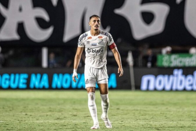 Diego Pituca é capitão do Santos e espera uma vitoria contra o Sport -  (crédito: Foto: Raul Baretta/ Santos FC)