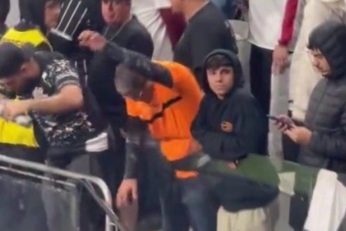 Torcedor do Corinthians usa tragédia no Sul para provocar gremistas -  (crédito: Foto: Reprodução)